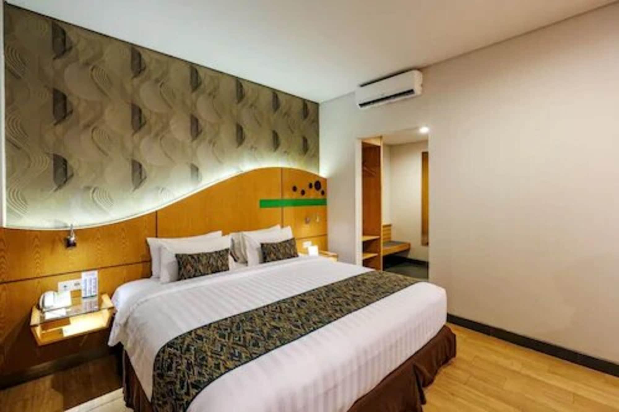 Illira Lite Praya Lombok Hotel Buitenkant foto