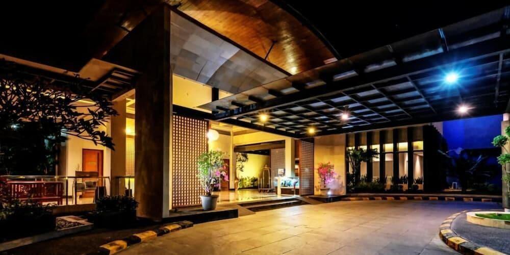 Illira Lite Praya Lombok Hotel Buitenkant foto