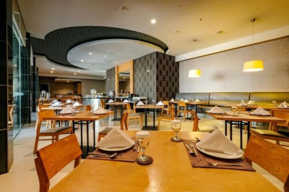 Illira Lite Praya Lombok Hotel Buitenkant foto